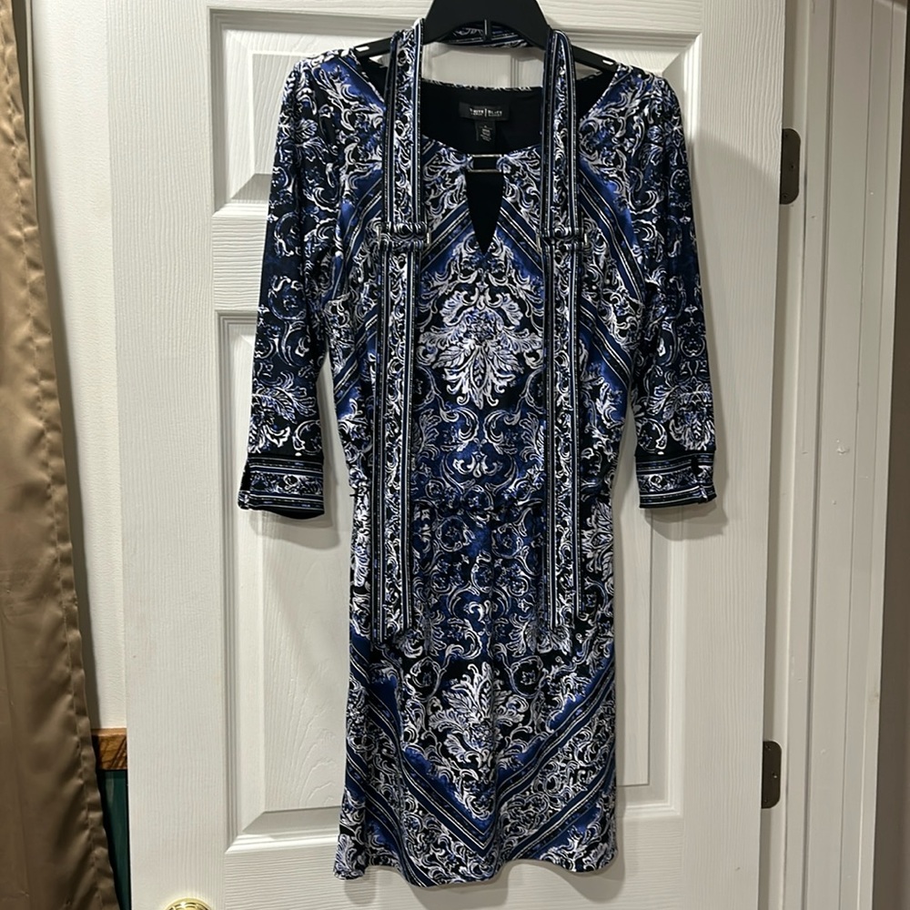 Women’s 3/4 sleeve black/white/blue dress (small)